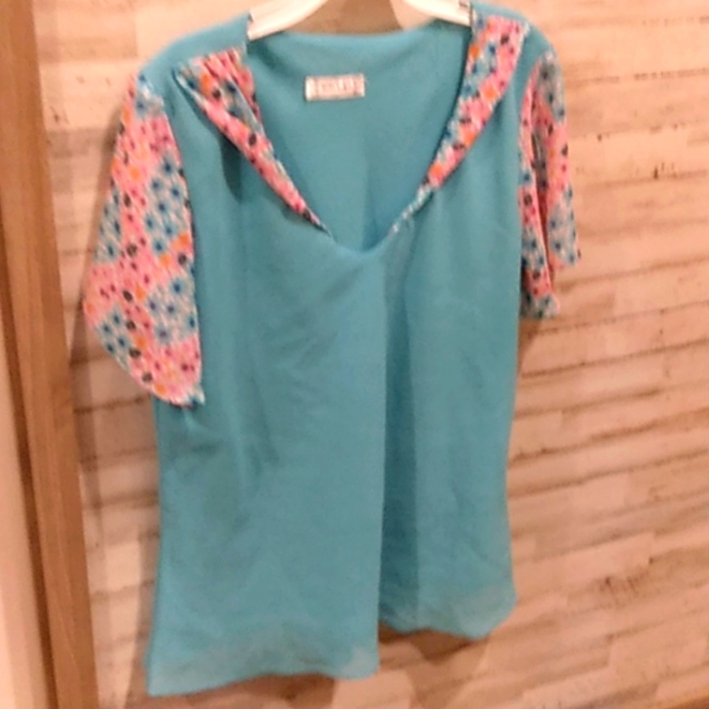 Wall Street women's blouse.    Box 102